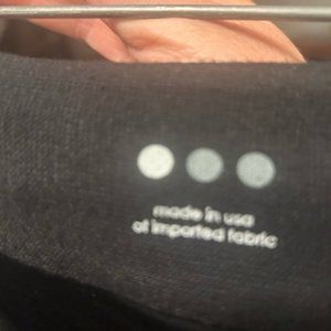 Three dots black sequined skirt